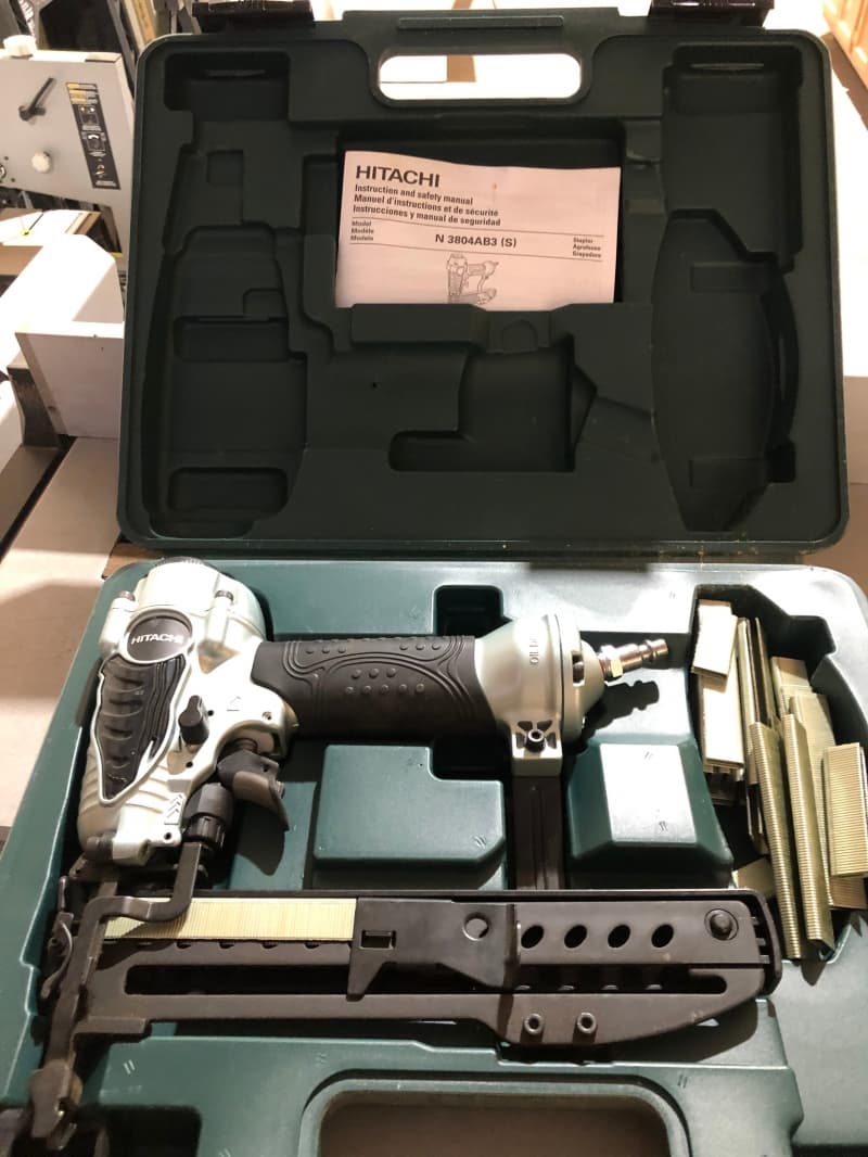 Hitachi Pneumatic Staple Gun