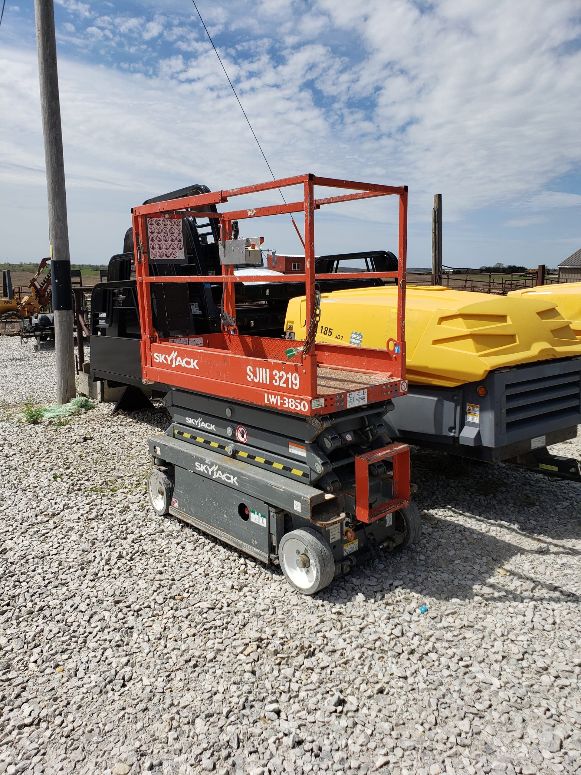 Skyjack 19 Foot Scissor Lift #6